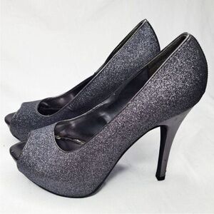 Jacqueline Ferrar Women’s Pewter Glitter Peep Toe Shimmer Metallic Heels